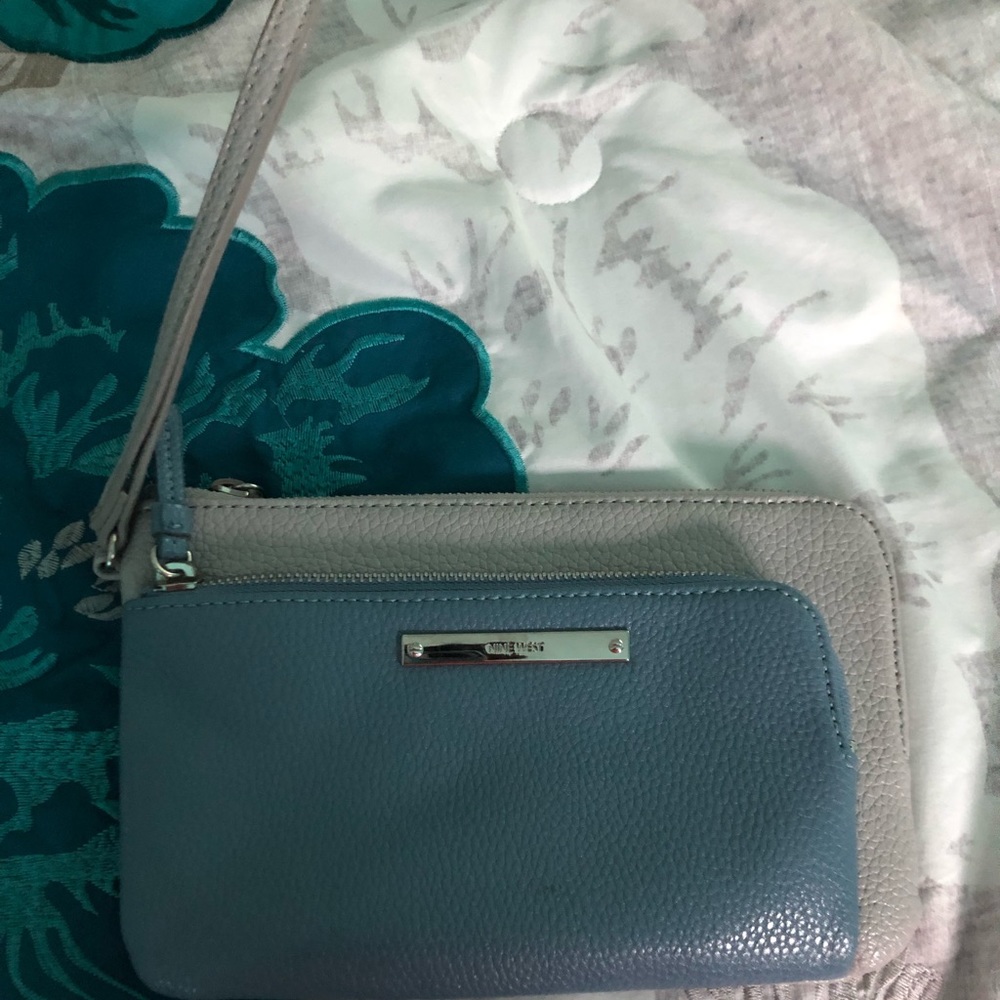 Nine west clutch
